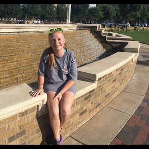 Meet your Posher, Danae